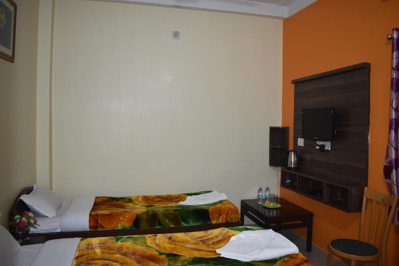 Sakura House Hotell Bodh Gaya Exteriör bild