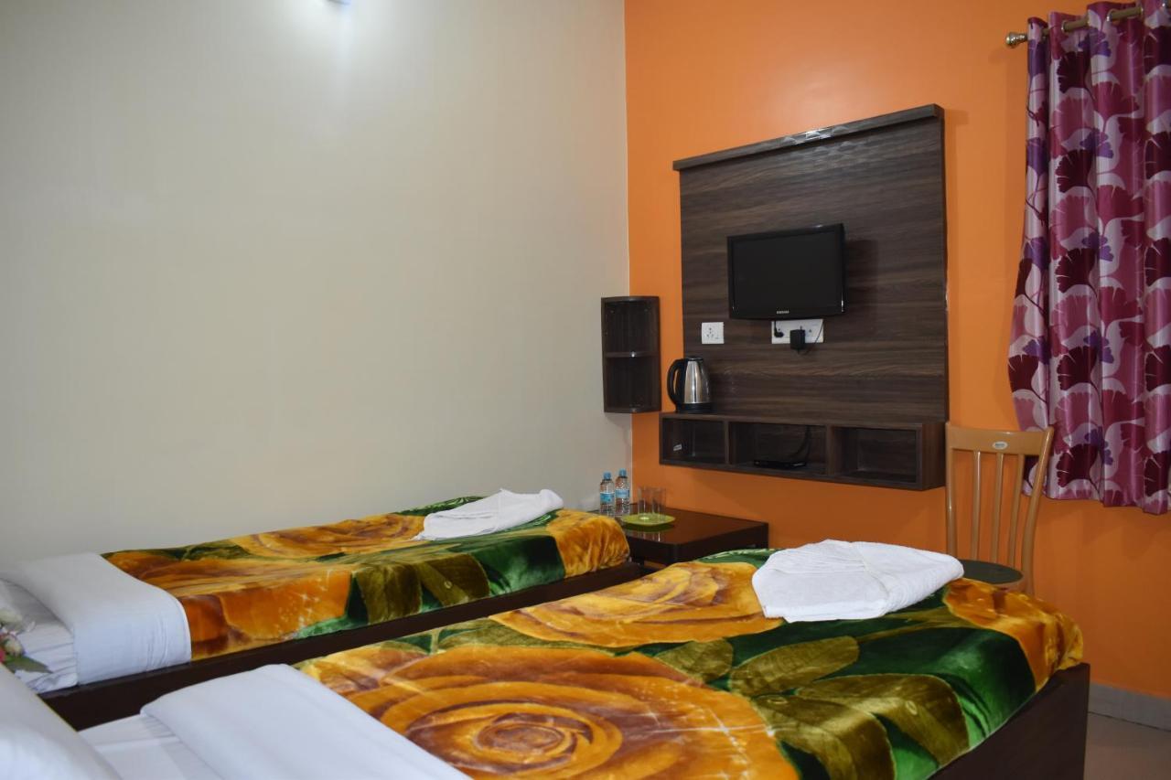 Sakura House Hotell Bodh Gaya Exteriör bild