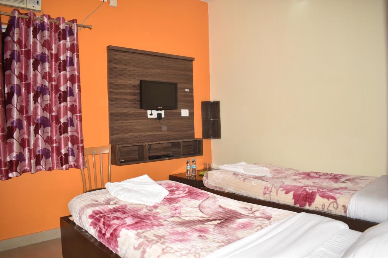 Sakura House Hotell Bodh Gaya Exteriör bild